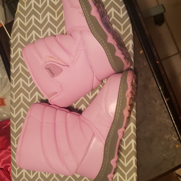 Kids snow boots 👢 - Picture 2 of 3